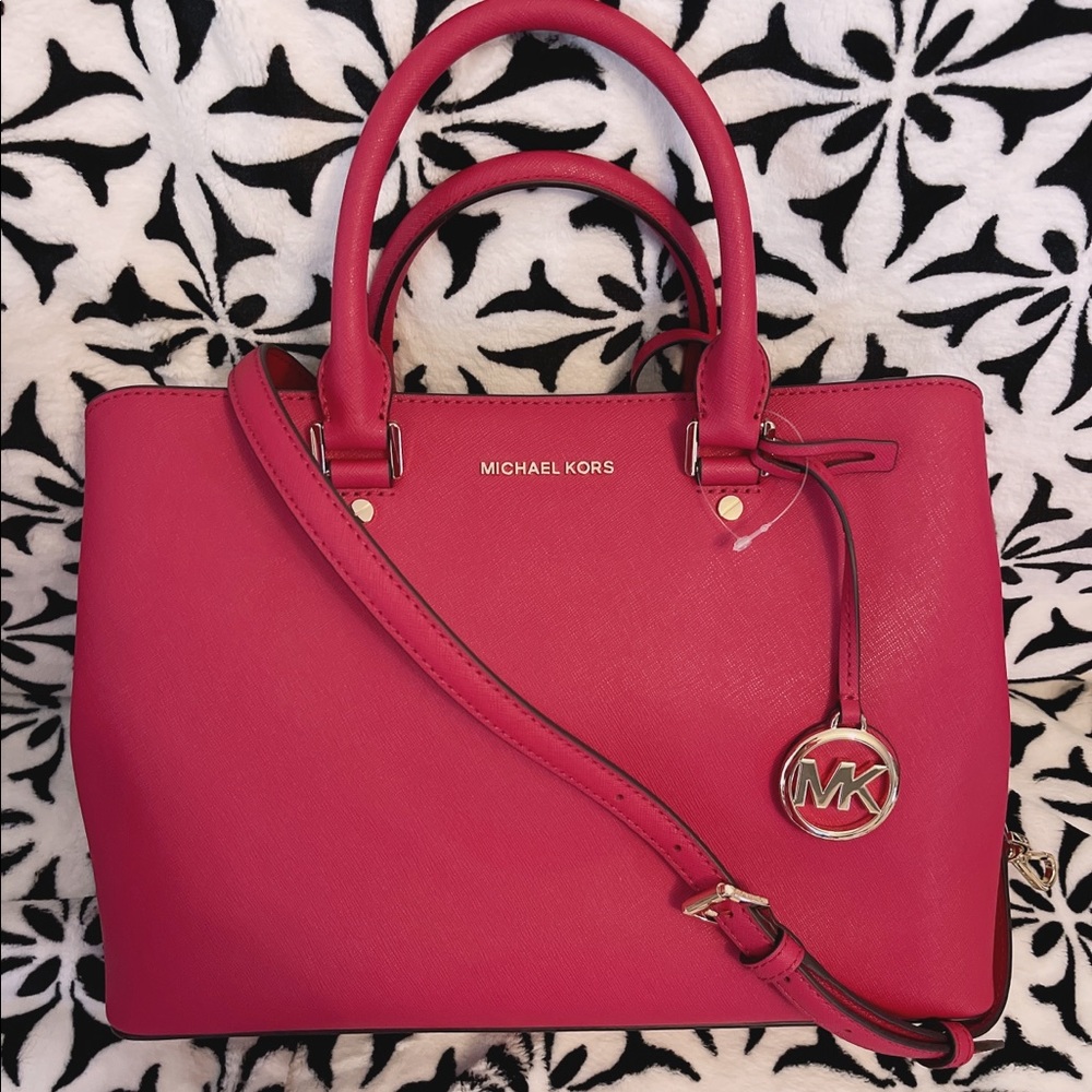 Authentic brand new MK SAVANNAH large satchel in Cranberry with long strap